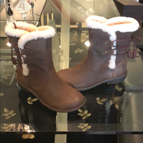 ❤️FLASH SALE! UGG AKADIA BROWN MORE SIZES IN! ❤️ - Picture 6 of 6